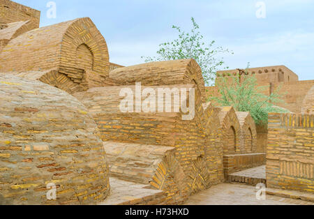 Die großen mittelalterlichen Friedhof um das Pahlavon Mahmud Mausoleum, Chiwa, Usbekistan. Stockfoto