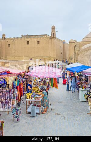 Der traditionelle asiatische Markt ist beliebtes Touristenziel in jeder usbekische Stadt Stockfoto