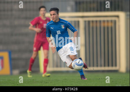 Ravenna, Italien. 31. Oktober 2016. Giacomo Raspadori (ITA) Fußball: UEFA European u-17 Meisterschaft 2017 Qualifikationsrunde Gruppe 4 Match zwischen Italien mit 2: 0 Serbien im Stadio Bruno Benelli in Ravenna, Italien. © Maurizio Borsari/AFLO/Alamy Live-Nachrichten Stockfoto