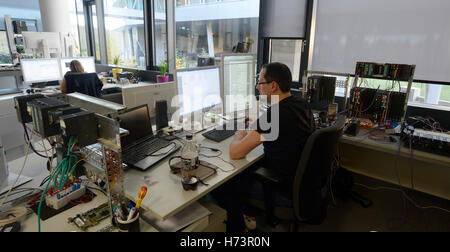 Prag, Tschechische Republik. 2. November 2016. Feierliche Einführung der Entwicklung und dem Bau Zentrum der Firma Siemens in Prag, Tschechische Republik, 2. November 2016. © Michal Krumphanzl/CTK Foto/Alamy Live-Nachrichten Stockfoto