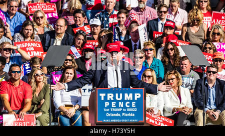 Orlando, Florida, USA. 2. November 2016. Donald Trump-Rallye auf Mittwoch, 2. November 2016 auf dem Messegelände der Central Florida in Orlando, Florida. Stockfoto