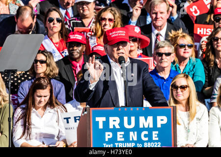 Orlando, Florida, USA. 2. November 2016. Donald Trump-Rallye auf Mittwoch, 2. November 2016 auf dem Messegelände der Central Florida in Orlando, Florida. Stockfoto