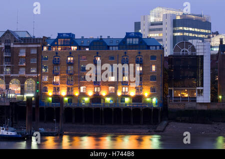 Docklands bei Nacht, London, England, United Kingdom, Europe Stockfoto