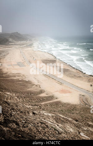 Luftaufnahme von Al Mughsayl Strand in der Nähe von Salalah, Oman Stockfoto