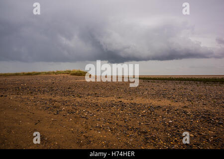 Stürmisches Wetter in der Nähe von Gibraltar Point Nature Reserve, Lincolnshire, UK Stockfoto