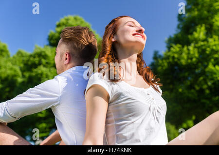 schöne Frau Freundschaft beauteously schöne Stadt ersparen Zeit Freizeit Freizeit Freizeit Zeit Park Urlaub Urlaub Ferien Stockfoto