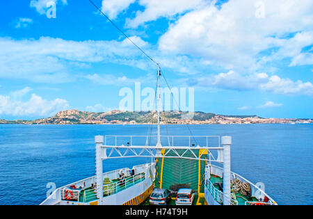 Der einzige Weg, die Stadt La Maddalena auf Archipel Maddalena ist die Fähre oder das Schiff von Palau Stockfoto