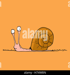 Lustige Comic-Schnecke mit dummen Gesichtsausdruck auf orangem Hintergrund Stockfoto