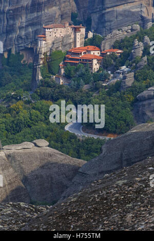 Blick auf Kloster Rousanou in Meteora, Griechenland Stockfoto