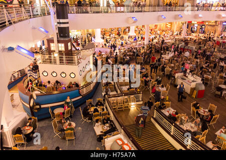 Titanic-Stil Restaurant auf dem Display an das Trafford Centre in Manchester. Stockfoto