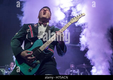 Weniger als Jake live im Konzert in der O2 Academy Bournemouth Stockfoto