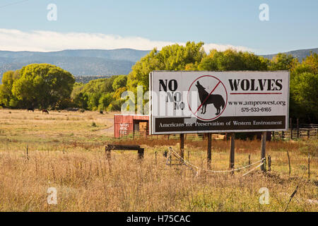 Alma (New Mexico) ein Zeichen im südwestlichen New Mexico wendet sich gegen die Wiedereinführung der mexikanische Wolf. Stockfoto