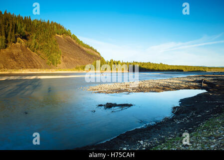 Die Muskwa Fluss bei Sonnenuntergang im Norden von British Columbia, Kanada Stockfoto