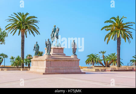 Die Reiterstatue von Napoleon, umgeben von seinen vier Brüdern im römischen Gewand, befindet sich in Place de Gaulle, Ajaccio, Korsika Stockfoto