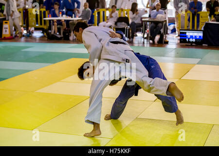 Konkurrenten im katalanischen Senior Judo-Meisterschaften in Barcelona, 29. Oktober 2016, Barcelona Spanien Stockfoto