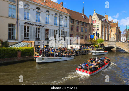 Bootstouren in Brügge, Belgien Stockfoto