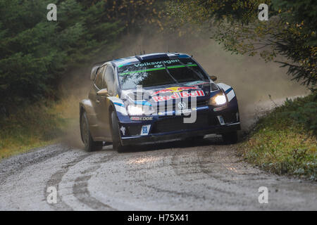 Andreas Mikkelsen Teilnahme an Wales Rallye GB auf der Dyfnant Bühne. Stockfoto