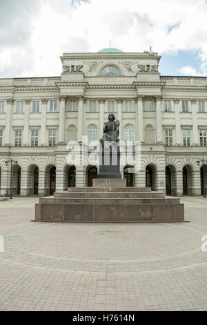 Die Statue der Mathematiker und Astronom Kopernikus in Warschau, Polen Stockfoto