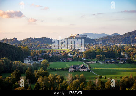 Skyline der Stadt und Hohensalzburg, Salzburg, Österreich Stockfoto