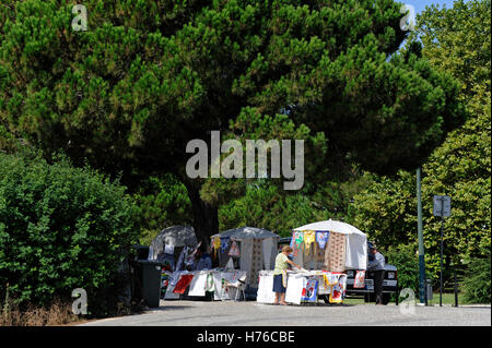 Verkäufer gaben im Parque Edouardo VII, Park Edward VII, Lisboa, Lissabon, Portugal Stockfoto