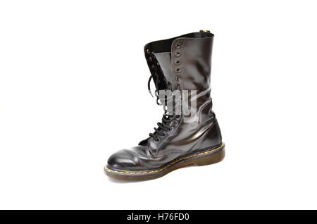 Eine alte und robuste Herren / unisex Mitte der Wade schwarz 14-Öse Schnürschuh Kampf/Ranger boot Stockfoto