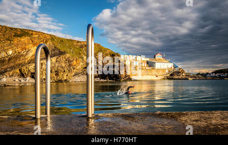 natürliche schwimmen Stockfoto