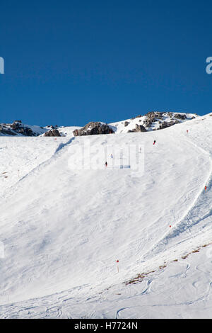 Skifahren auf den Pisten in The Arlberg Lech und St. Anton Arlberg Österreich Stockfoto