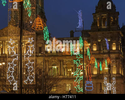 Glasgow liebt Weihnachten feier George Square leuchten Eislaufen party Dekorationen glasgow Weihnachtsmarkt Stockfoto