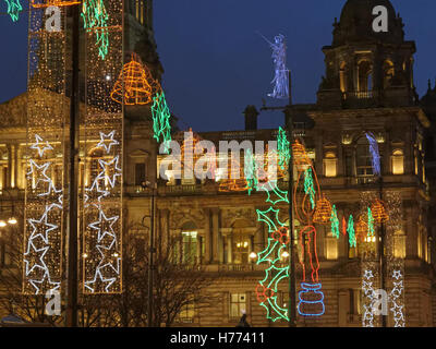 Glasgow liebt Weihnachtsfeier George Square Lichter Schlittschuhlaufen Party Dekorationen Glasgow Christmas Market Stockfoto