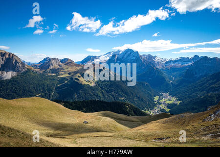 Panoramablick auf die Marmolada Gletscher in den Dolomiten, Val Gardena, Südtirol, Italien Stockfoto