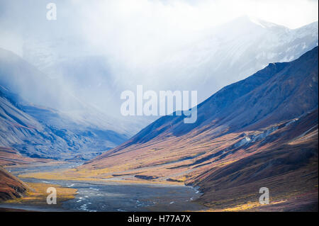 Berg- und Tallandschaft, Denali Nationalpark, Alaska, USA Stockfoto