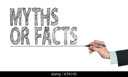 Mythen und Fakten geschrieben von Hand, Handschrift auf transparente Board, Foto Stockfoto
