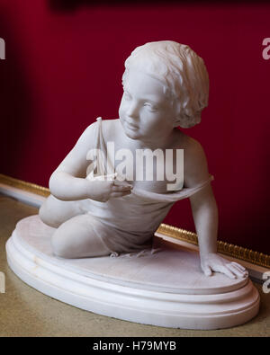 Statue eines jungen in Palladio 18. Jahrhundert Dumfries Haus, Ayrshire, Schottland Stockfoto