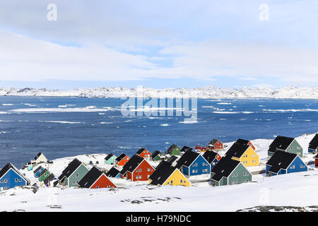 Bunte Inuit befindet sich in einem Vorort von arktischen Hauptstadt Nuuk Stockfoto