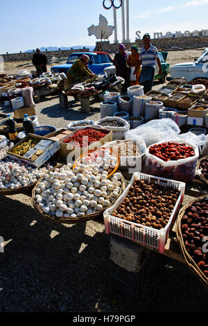 Pass, Tal, Gewürzen, Nüssen, getrocknete Früchte zum Verkauf über Samakand auf M-39 Süden, Shakhirisabz, Shahrisabz, Usbekistan, Zentralasien Stockfoto