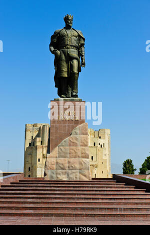 Shakhirisabz, Weißer Palast, Tamerlane Statue, Brunnen, Gärten, Künstler Eindrücke, über Samakand auf M39 Südasien, Usbekistan, C. Stockfoto