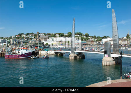 Der Hafen, Millenium Bridge und Pavillon, Torquay, Devon, Großbritannien Stockfoto
