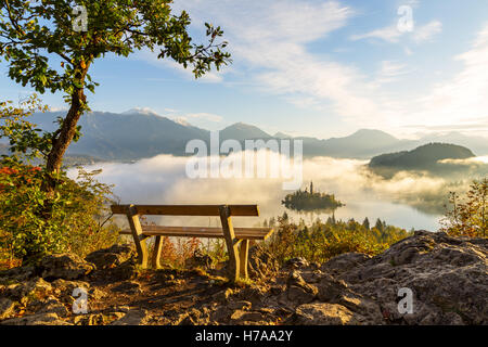 Sonnenaufgang am Bleder See aus Ojstrica Sicht, Slowenien, Europa Stockfoto