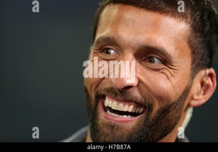 Gelsenkirchen, Deutschland. 3. November 2016. Fußball-Spieler Kevin Kuranyi in einem Interview bei der Fußball-Europa League Gruppe Phase match zwischen FC Schalke 04 und FK Krasnodar in der Veltins Arena in Gelsenkirchen, Deutschland, 3. November 2016. Foto: INA FASSBENDER/Dpa/Alamy Live News Stockfoto