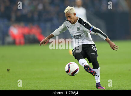 Gelsenkirchen, Deutschland. 3. November 2016. Krasnodar Ricardo Laborde in Aktion während der Europea Liga Gruppe Phase Fußball match zwischen FC Schalke 04 und FK Krasnodar in der Veltins Arena in Gelsenkirchen, Deutschland, 3. November 2016. Foto: FRISO GENTSCH/Dpa/Alamy Live News Stockfoto