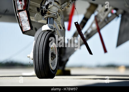 F16 Fighting Falcon Flugzeuge Detail mit Fahrwerk Stockfoto