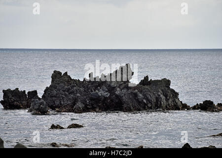 Schroffe Felsen des toten Mannes Strand in der Nähe von Georgetown auf Ascension Island Stockfoto