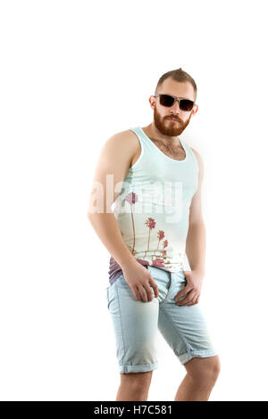 Porträt des jungen bärtigen Mann mit Sonnenbrille Stockfoto