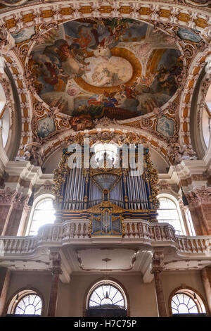 Innere des Innsbrucker Dom, Innsbruck, Österreich Stockfoto