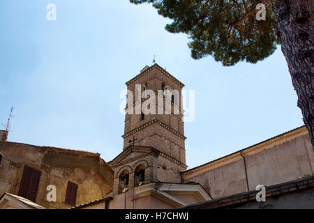 Blick auf Basilika unserer lieben Frau in Trastevere in Rom Stockfoto