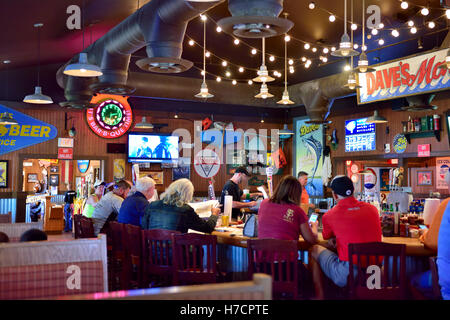 Innen Famous Dave's Bar-B-Que Restaurant, Fort Myers, FL Stockfoto