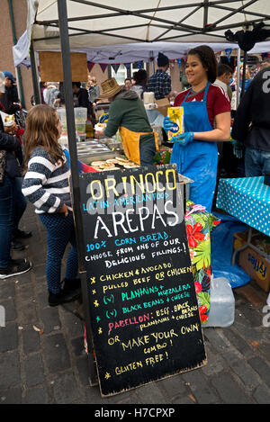 Südamerikanische Foodstall in Grassmarket, Edinburgh, Schottland, Großbritannien Stockfoto