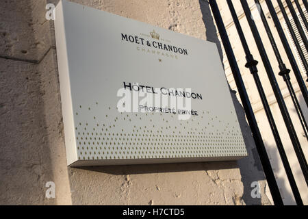 Dom Perignon Statue an Moet & Chandon in Epernay, Frankreich Stockfoto