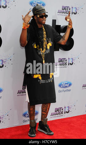 Rapper 2 Chainz besucht den Ford roten Teppich bei den 2013 BET Awards im Nokia Theatre L.A. Live am 30. Juni 2013 in Los Angeles, Kalifornien. Stockfoto