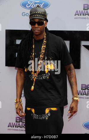 Rapper 2 Chainz besucht den Ford roten Teppich bei den 2013 BET Awards im Nokia Theatre L.A. Live am 30. Juni 2013 in Los Angeles, Kalifornien. Stockfoto